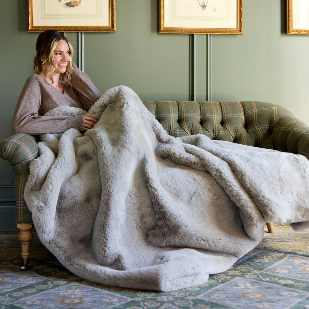 Nuzzie SnuggleLuxe Blanket - Earl Grey (50"x60")