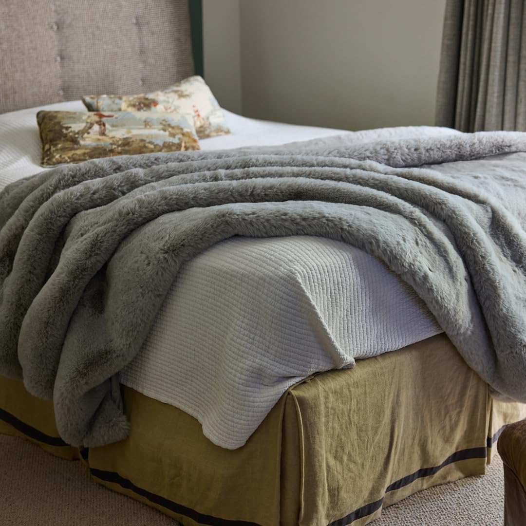 Nuzzie Snuggle Luxe Premium Soft Eco-Conscious Cozy Throw Blanket for Perfect Comfort - Earl Grey (90"x108")