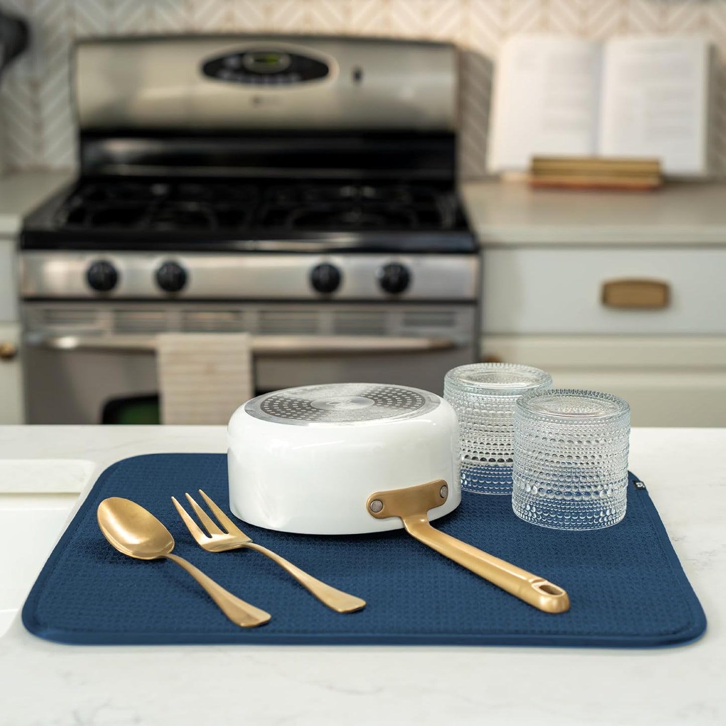 S&T INC. Dish Drying Mat, 16” x 18”, Absorbent Microfiber Kitchen Counter Mat, Dish Drying Pad for Dishes, Utensils, Pots and Pans, Large, Navy