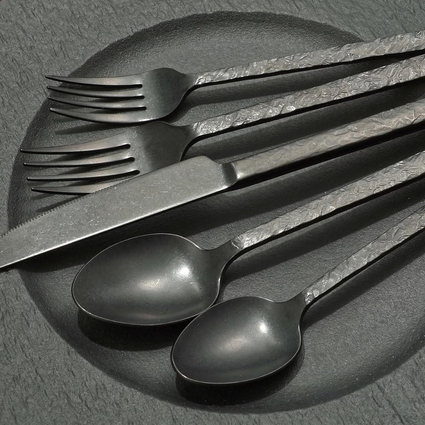 KINGSTONE 20 Pcs Black Hammered Silverware Set for 4, 18/10 Stainless Steel Heavy Duty Flatware Set, Tableware Cutlery Utensil Sets for Home Restaurant Dishwasher Safe