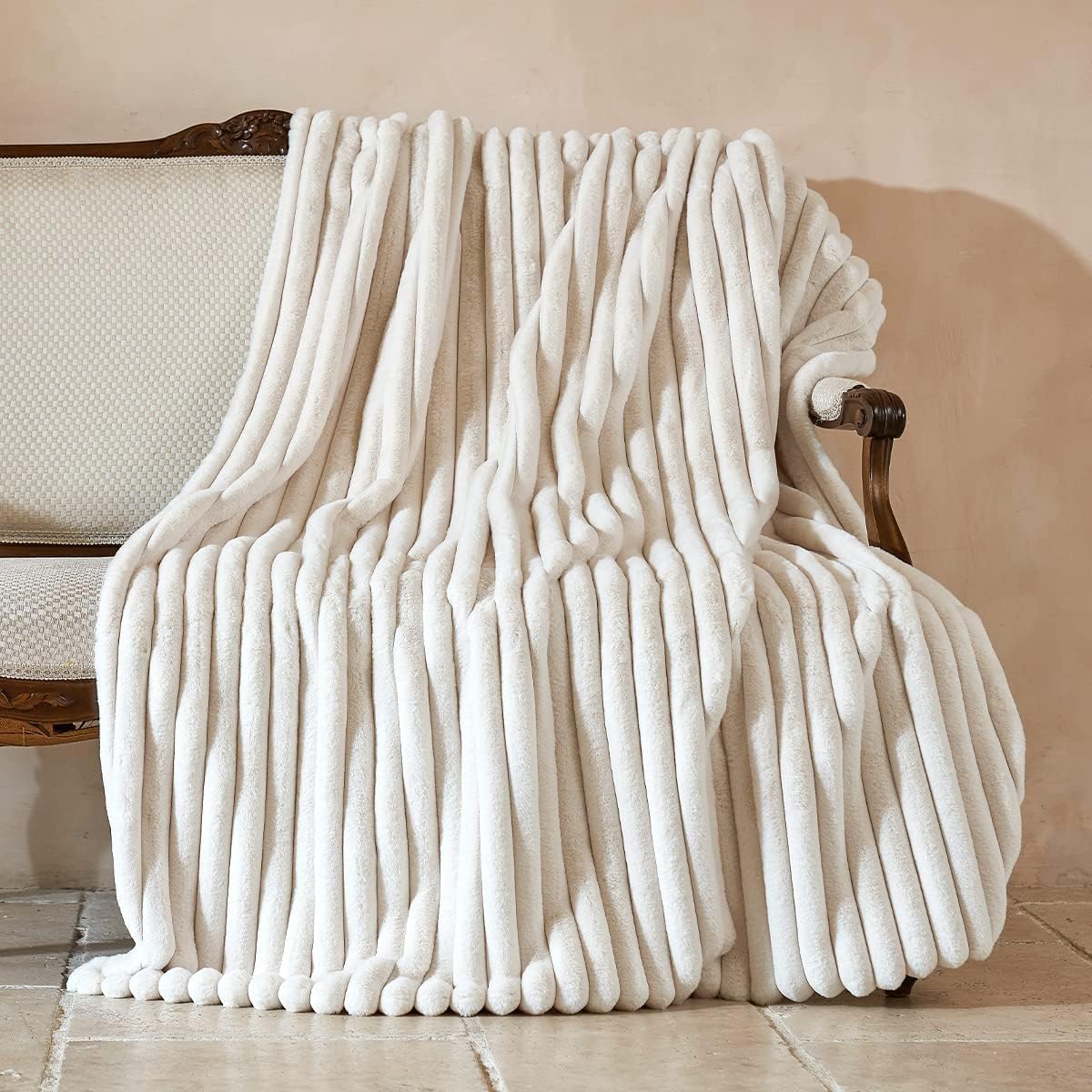 Amélie Home Faux Fur Throw Blanket for Couch, Cozy Fuzzy Fluffy Fur Luxurious Soft Striped Plush Gift Blankets for Family Sofa Chair Bed Living Room Bedroom, 55"x70", Ivory