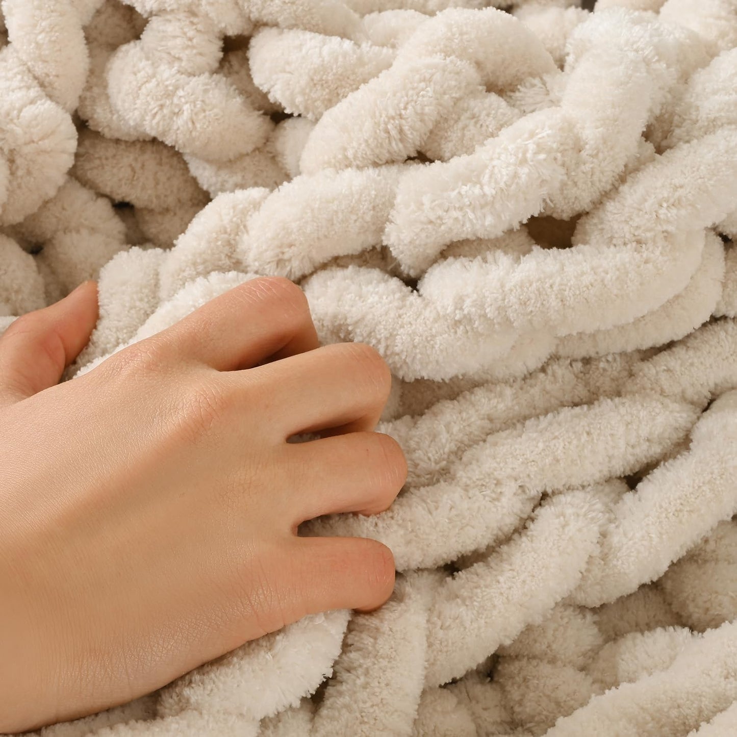 Esterra Chunky Knit Blanket Throw, 100% Handmade Chenille Throw Blanket 50"x60", Soft Thick Yarn Cable Knit Crochet Throw Blanket Rope Knot Throw for Couch Bed Sofa, Apricot White