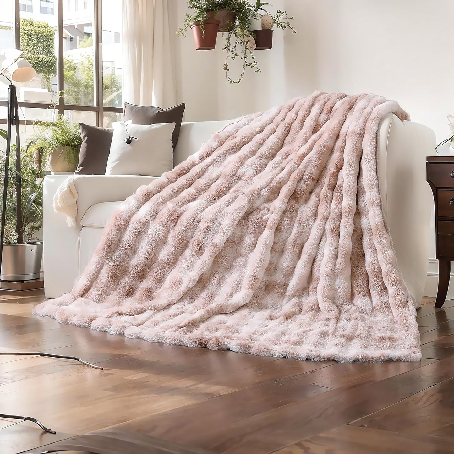 UKELER Camel Faux Fur Throw Blanket 50''x60'' Decorative Shaggy Velvet Blanket Fluffy Cozy Plush Warm Bed Throws for Couch, Sofa, Office, Camping