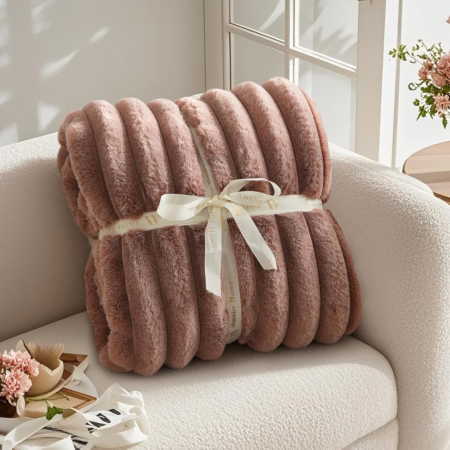 Amélie Home Faux Fur Throw Blanket for Couch, Ultra Cozy Fuzzy Fluffy Fur Luxurious Soft Striped Plush Gift Blankets for Family Sofa Chair Bed Living Room Bedroom, 60"x80", Ionic Fox Brown