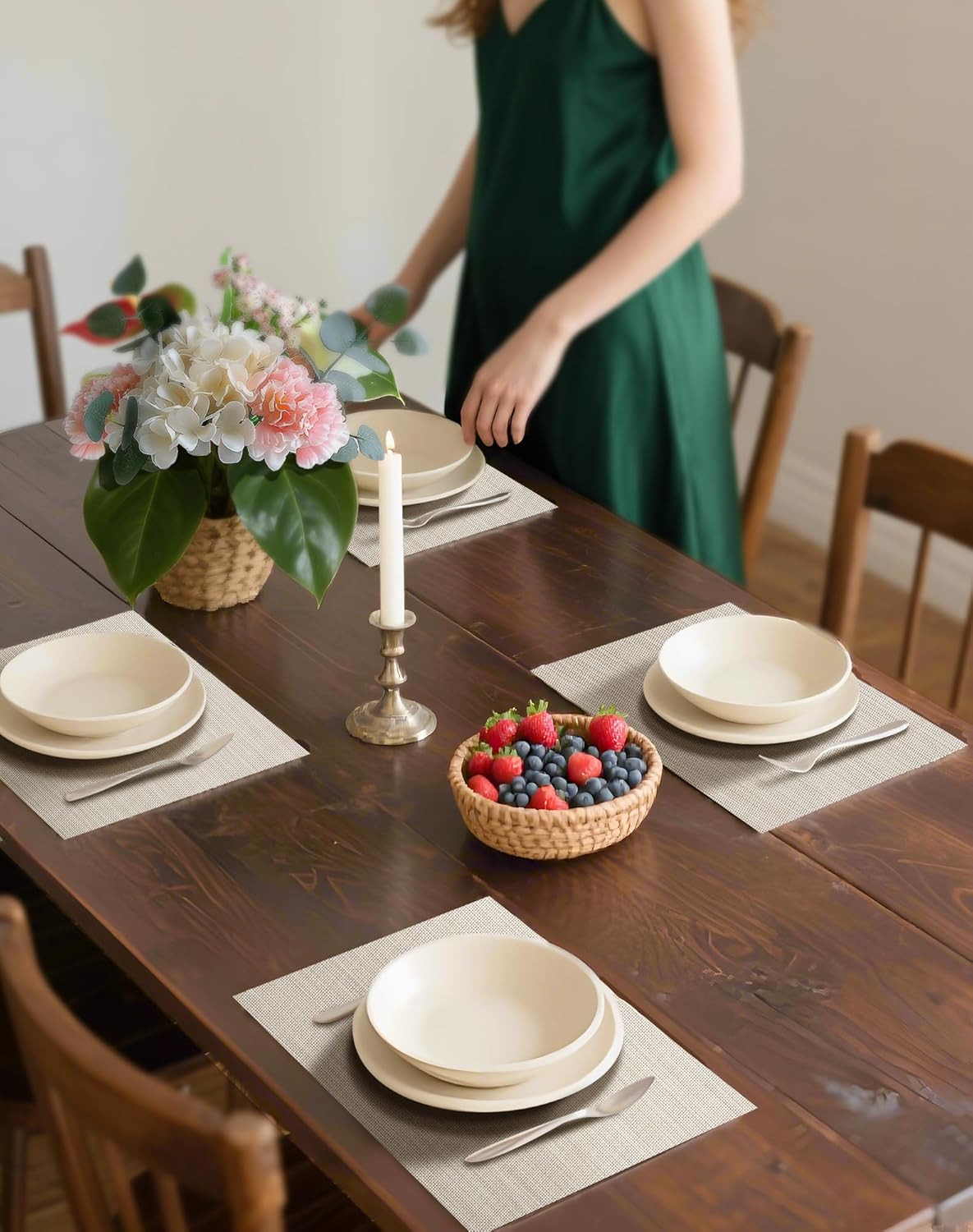 Leetaltree Beige White Placemats Set of 4 - Heat Resistant Non-Slip Place mats for Dining Table, Washable Durable PVC Vinyl Woven Table Mats（Beige White, 4）
