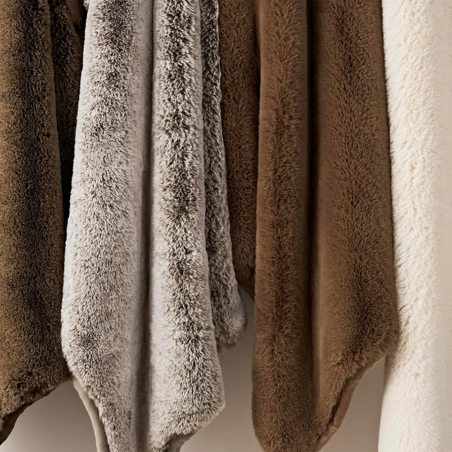 Luxury Soft Faux Chinchilla Fur Throw Blanket for Couch, Warm Thick Heavy Winter Throw Blanket 1220GSM for Bed, Fluffy Cozy Mink Blanket with Reversible Velvet, Champagne Fawn, 60"x80"
