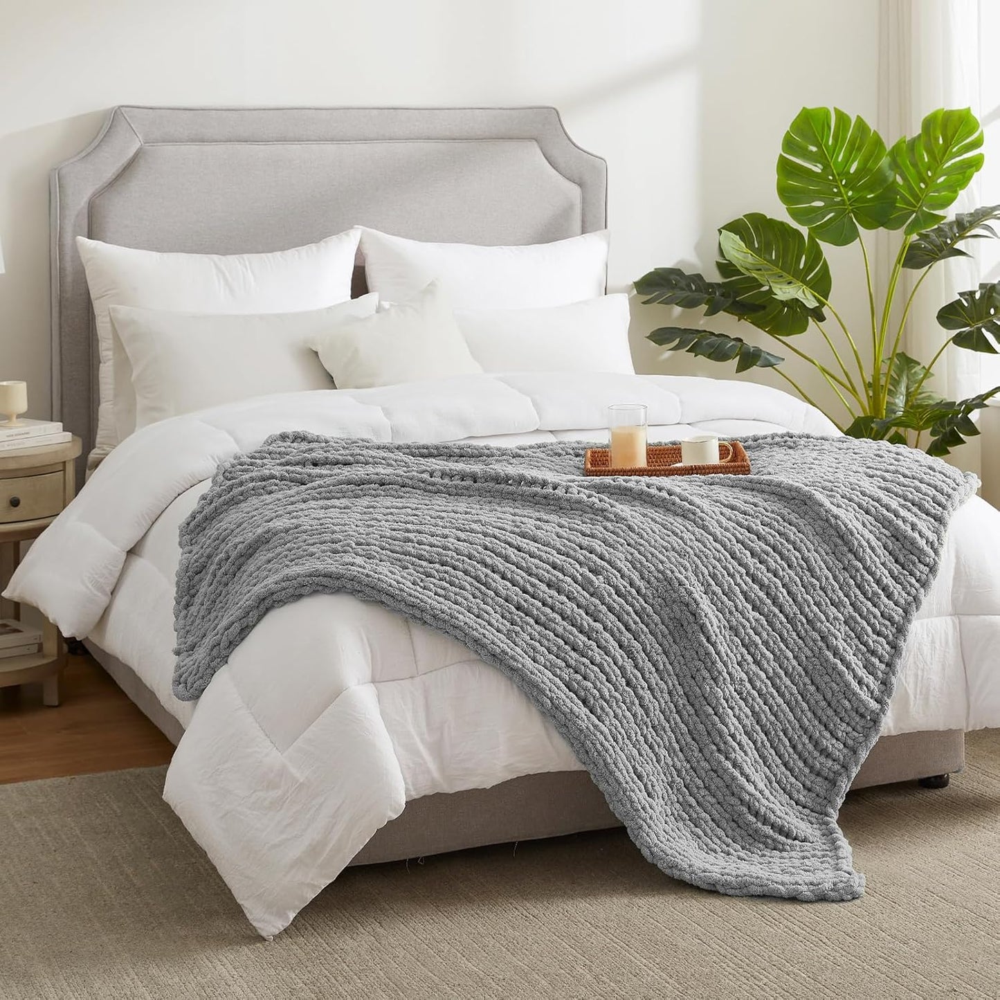 Amélie Home Chunky Knit Throw Blanket for Couch, Soft Chenille Crochet Blanket for Children, 40"x50", Light Grey