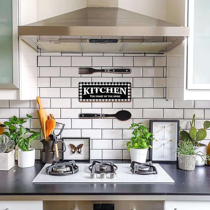 Jetec Kitchen Sign Buffalo Plaid Kitchen Decor Black and White Wall Decor Wooden the Heart of the Home Sign Black and White Checkered Fork and Spoon Vintage Wall Decoration for Farmhouse Restaurant