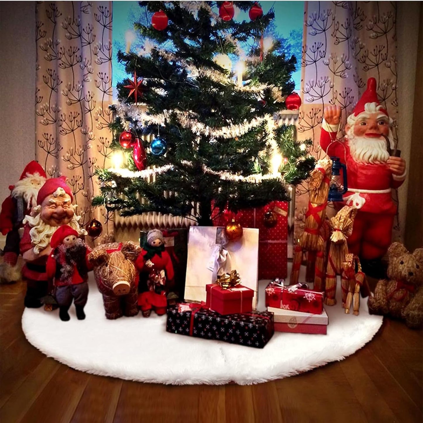 AerWo Christmas Tree 60 inches White Plush Skirt Decoration for Merry Christmas Party, High-End Soft Classic Fluffy Faux Fur Christmas Tree Skirt Decorations for Xmas Tree Decorations and Ornaments