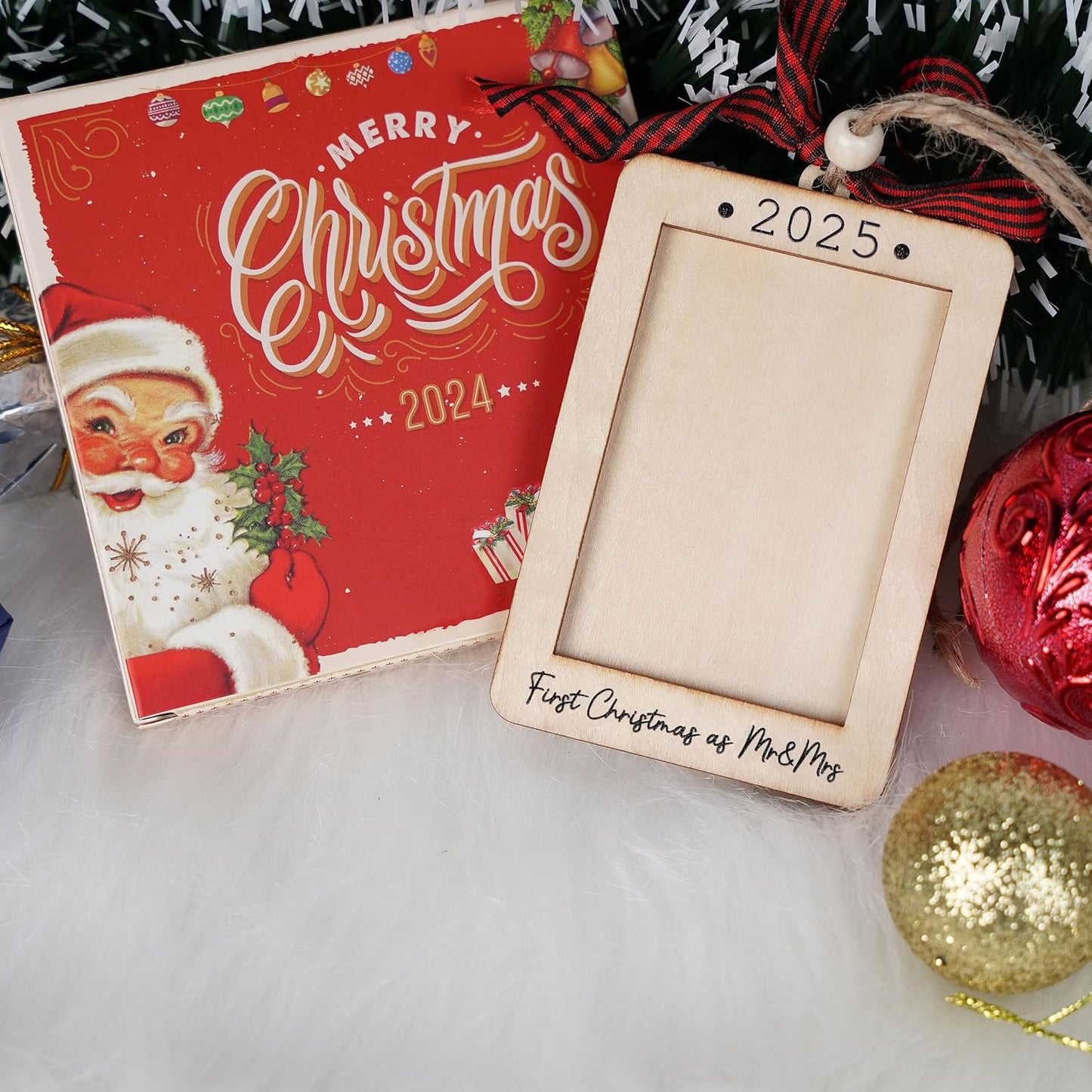 Christmas Photo Frame Ornament, 2025 Ornament, Wooden Picture Frame Ornaments With Hanging String (2025 Mr & Mrs (Portrait))