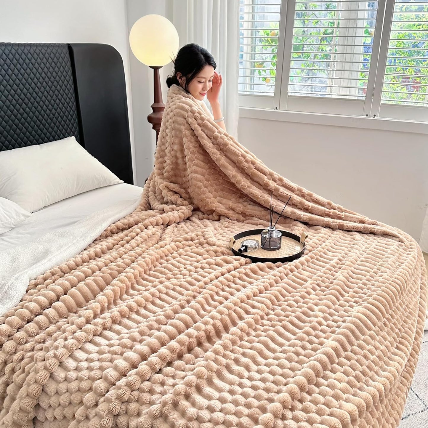 UKELER Sherpa Bed Blanket 80 × 90 inch, Ultra Soft Queen Size Throw Blanket for All Season, 470 GSM Cozy Plush Striped Fleece Blankets for Bedroom Living Room Dorm Hostel Sofa Camping, Camel