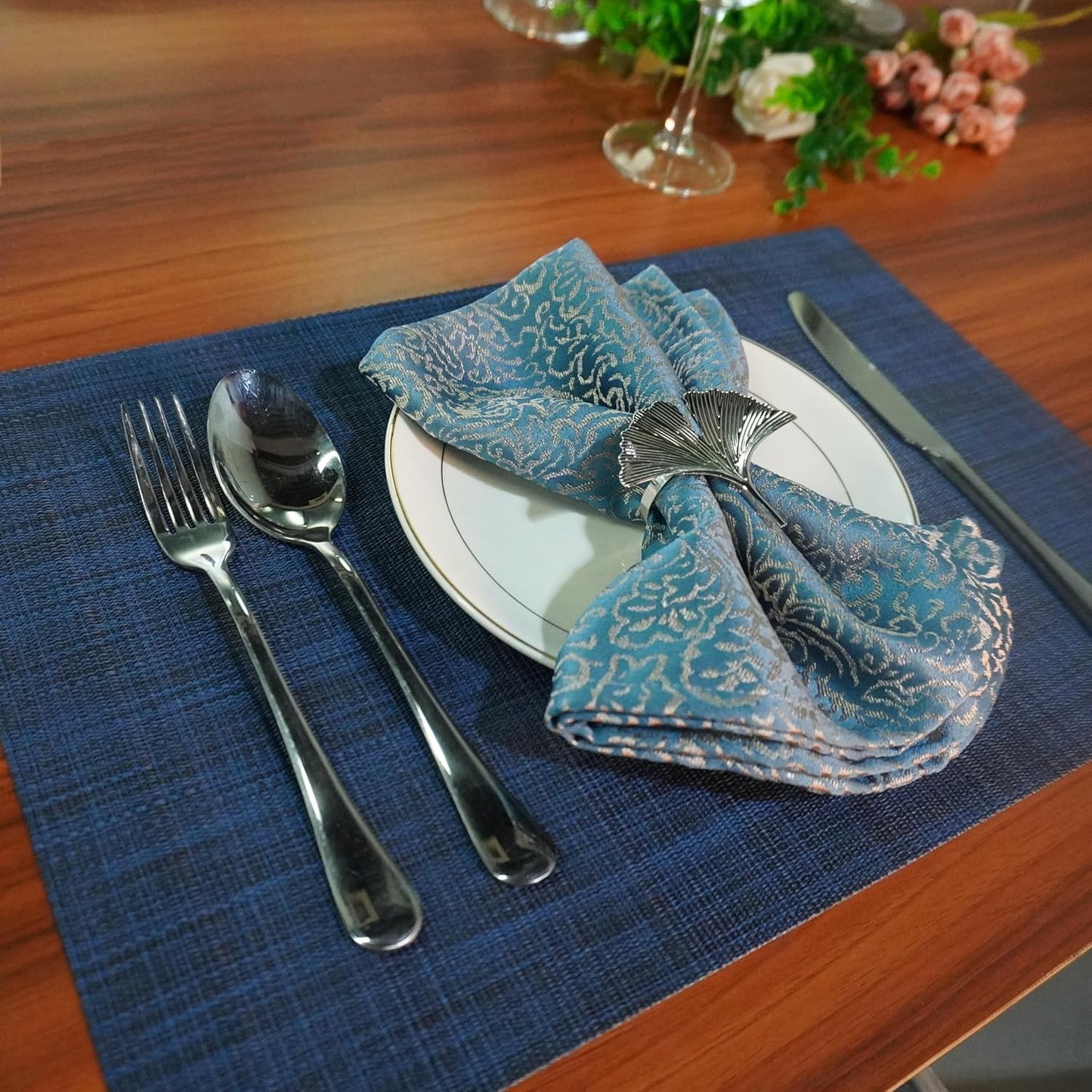 WAZAIGUR Placemats Set of 8 for Dining Table Heat-Resistant Washable Place Mats Woven Vinyl Kitchen Table Mats Easy to Clean,Navy Blue