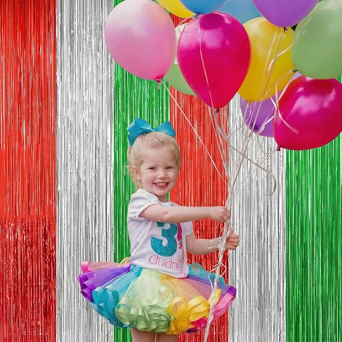 2 Pack Christmas Backdrop, Red Silver Green Party Streamer, Metallic Xmas Backdrop Fringe Curtains Foil Tinsel, Christmas Decorations Wall Decor Streamers Photo Booth Props
